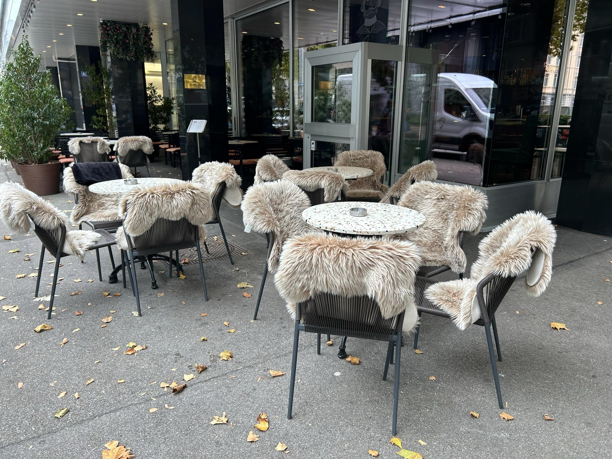 Каким образом вы влияете на принятие решений в группе, не занимая официальных постов? image preview